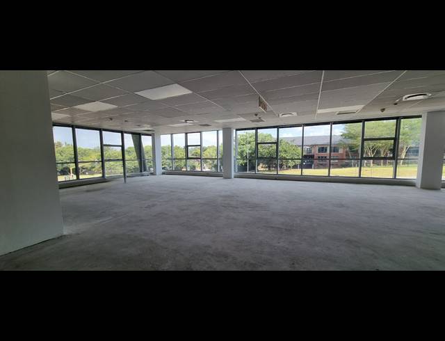 645M² OFFICE TO LET IN MAGALIESSIG